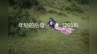 十一月最新流出大神潜入水上乐园更衣室四处游走偷拍换衣服的美女三个在小隔间换衣服的学妹