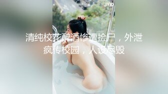 仓库管理的小姐姐，竟然没穿内裤……这么骚，叉开腿让小弟弟拍阴逼？