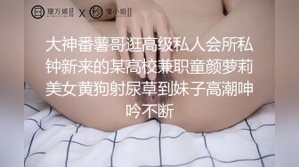 【新片速遞 】  学校女浴室偷拍隔间女生擦身体❤️擦完后还掰开阴道看一下里面洗干净没有