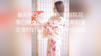 2024一月最新流出❤️厕拍极品收藏✿巅峰视角系列✿商场后拍尿很急的白色长靴美女逼逼还挺嫩的