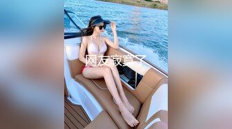 苗条贫乳小姐姐被眼镜男各种操，骑乘抽插后入撞击，边后入边给旁边小哥打飞机，大奶闺蜜旁边观战