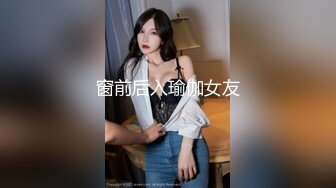 新手上路小哥商场闲逛??电梯偶遇极品巨乳少妇包臀裙无内逛街一路尾随偷拍裙底逼毛还挺黑的