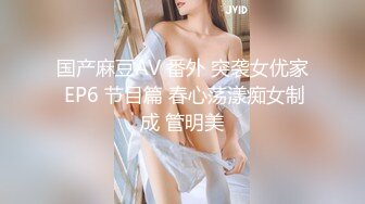 极品熟女半老徐娘近距离吃大屌，如品尝美食一般认真吃鸡，粉嫩的老逼被啃后被大屌狂怼！