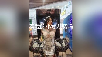 家庭破解摄像头强开偸拍骚妻边看电视边玩肉棒老公终于受不了扒光下体抠一抠舔一舔经典体位肏一遍内射