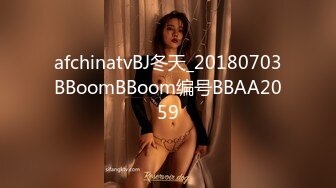 Stripchat站【Lovely520】JK装户外，找了个墙角自慰，撩起裙子扒开内裤，跳蛋塞穴，疯狂揉穴