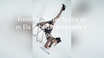 Encontro Tinder Acaba com Ela Bebeda, Amarrada e Fodida