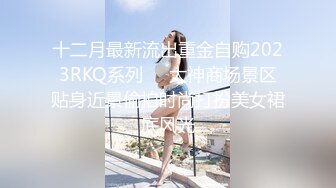  熟女的3P全程露脸情趣诱惑伺候两个年轻小哥，两个鸡巴一起舔，配合小哥多体位爆草抽插好骚[